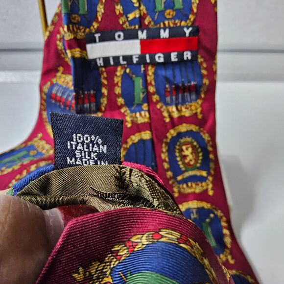Tommy Hilfiger Men's Tie 100% Italian Silk Crest‎ Shield Linon H - Picture 3 of 7